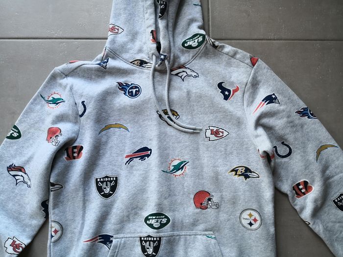 Sweat à capuche gris clair NFL comme neuf. - photo numéro 8