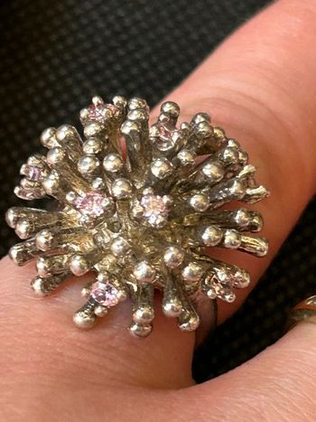 Jolie bague en argent massif avec petites pierres roses T. 56 femme TBE