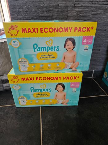 2 cartons couches pampers premium taille 4