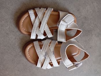 Sandalettes blanches p.21 neuves