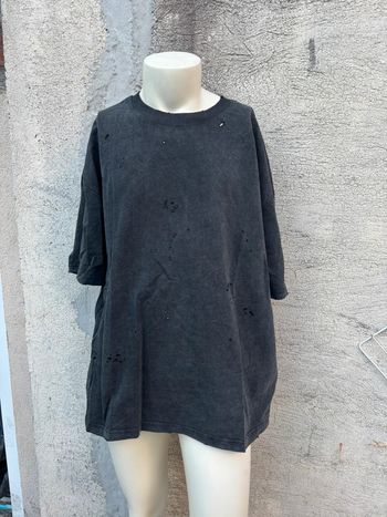 Tee-shirt Zara noir à trous, effet usé - Taille XL