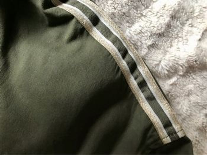 Veste kaki détail doré sur épaules - photo numéro 2