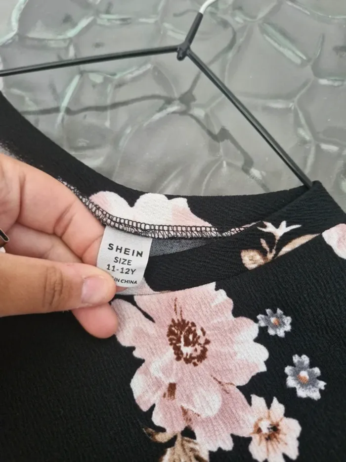 👧 Pull léger • fleurs - photo numéro 3