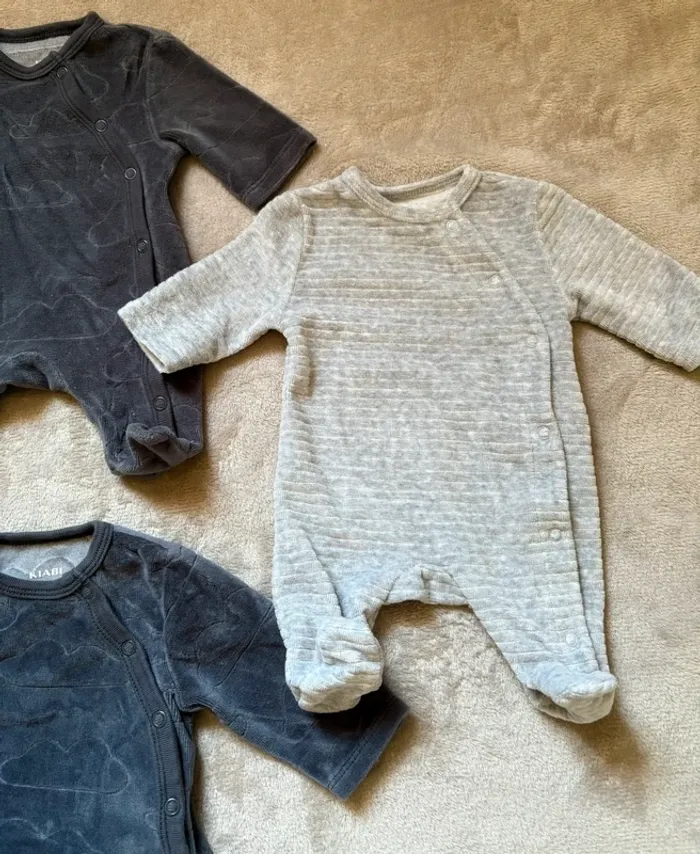 Lot Pyjamas 0/1mois - photo numéro 2