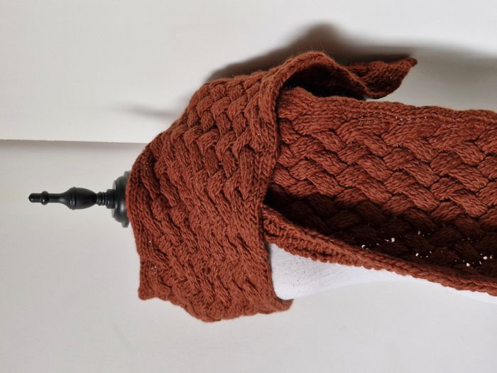 Grande écharpe tricot terracotta torsadée cosy hiver - photo numéro 2