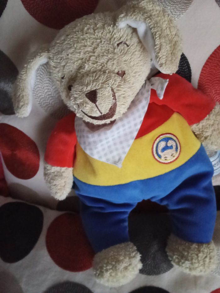 Doudou peluche Envog chien  ours beige marron clair haut rouge jaune bleu vintage ancien  peluche doudou chien  Envog S.C Galec  BP  23 92132 Issy les Moulineaux marque utilisée par Leclerc d'occasion - photo numéro 4