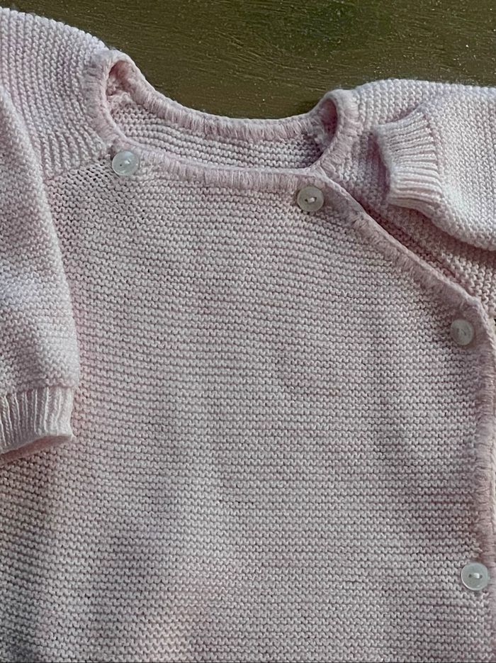 Pull tricoté cache cœur rose pale - photo numéro 3