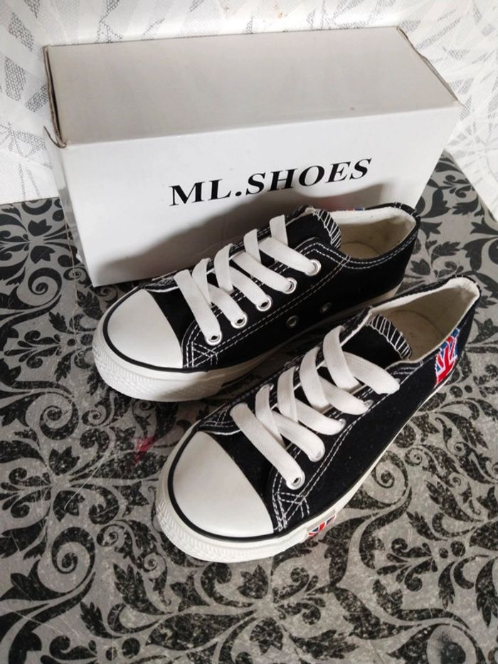Baskets sneakers enfant pointure 28