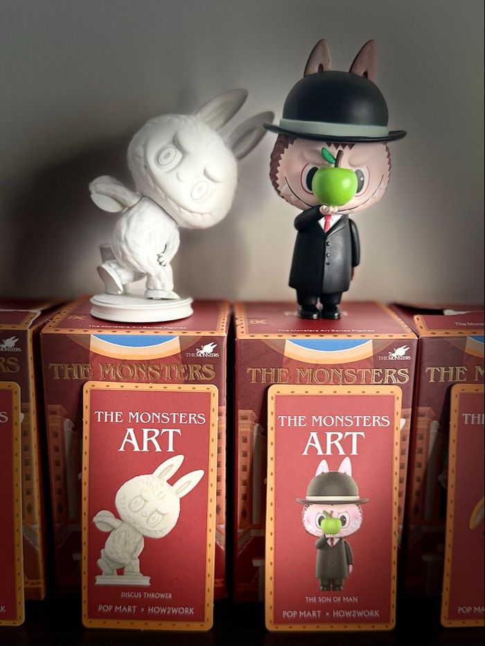PopMart Labubu SÉRIE D’ART “THE MONSTERS” – Set de 4 figurines - photo numéro 3