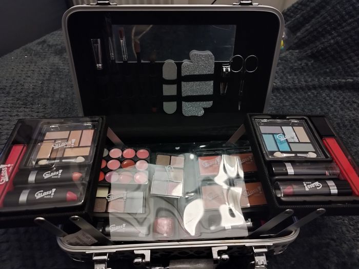Mallette de maquillage - photo numéro 2