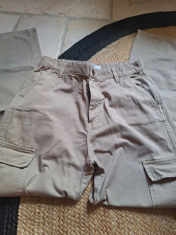Pantalon beige cargo stradivarius - photo numéro 4