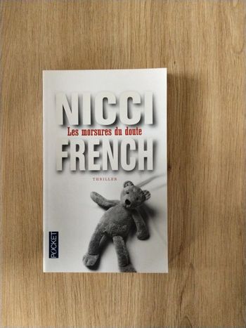 Livre de Nicci French- les morsures du doute