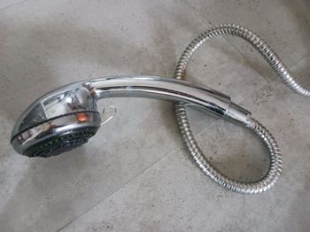 pommeau et flexible de douche ou baignoire