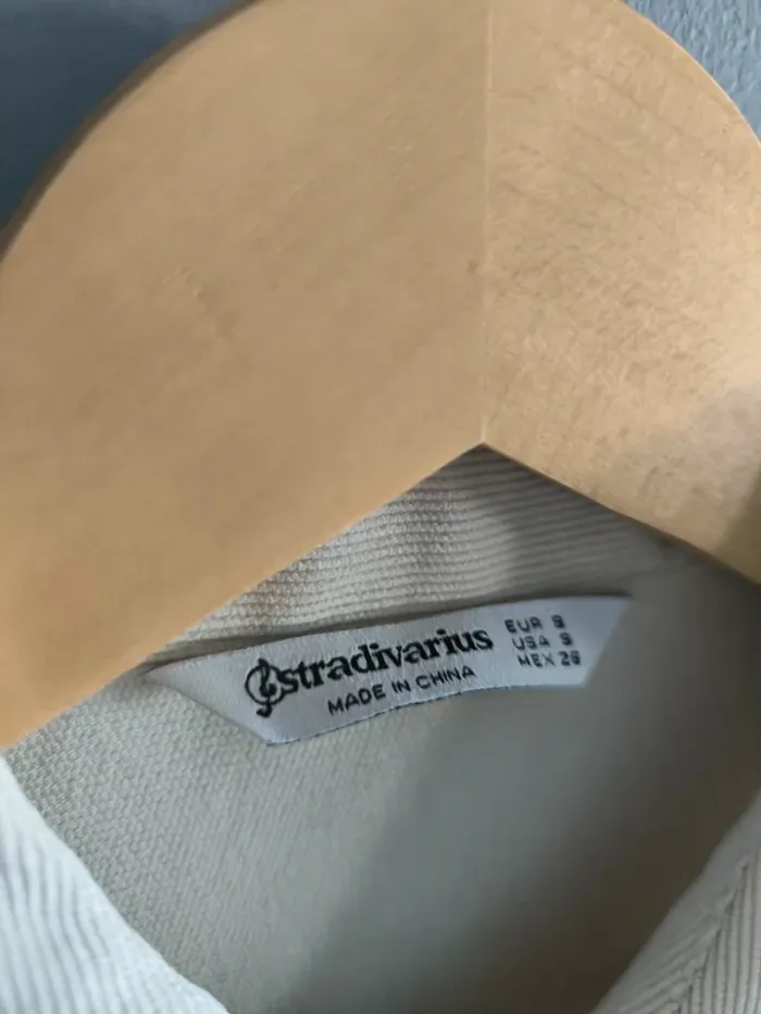 Surchemise | Veste crème Stradivarius - photo numéro 3