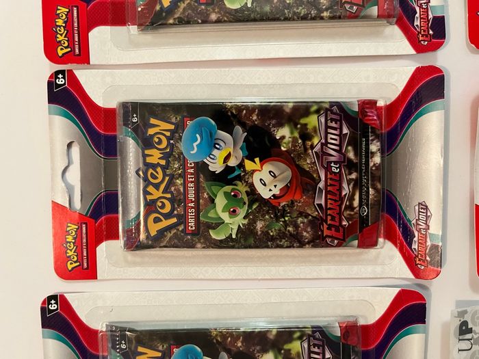 Lot Pokémon écarlate et violet boosters et portfolio - photo numéro 2