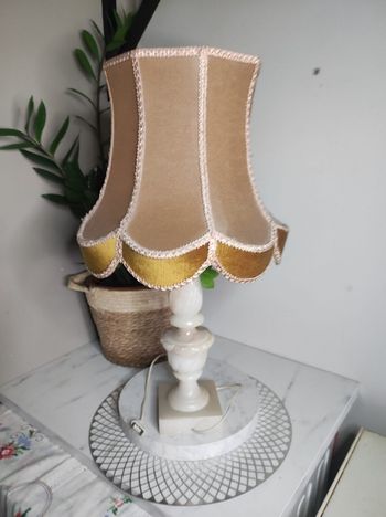 Lampe vintage avec pied en albâtre