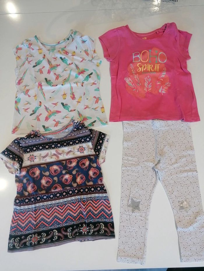Lot 3 thee shirt et 1 legging T 12-24 mois 👶