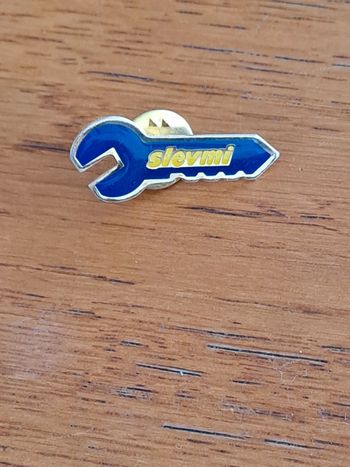 Pin's publicitaire slevmi