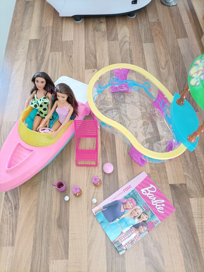 Lot barbie - sortie à la plage entre amies - piscine bateau 2 Barbie 1 livre - photo numéro 6