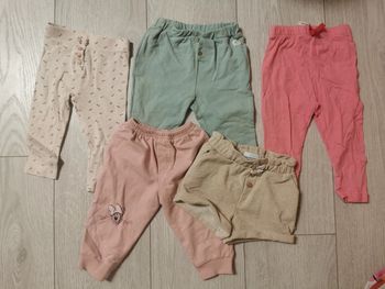 Lot 4 pantalons + 1 short / 12 mois