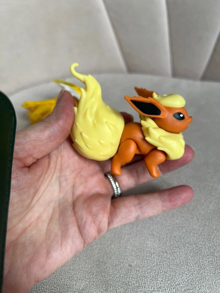 Lot de deux figurines 8 cm Voltali et Pyroli - Pokémon - photo numéro 10