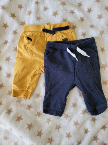 Lot de 2 pantalons/jogging 1 mois