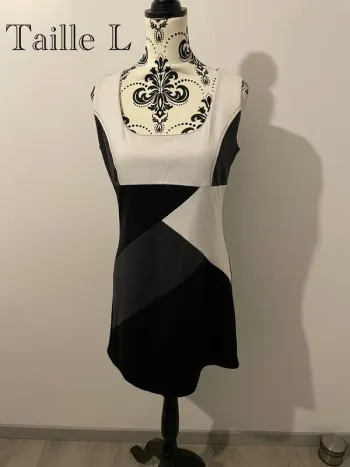 Robe taille L noir blanc et gris forme géométrique