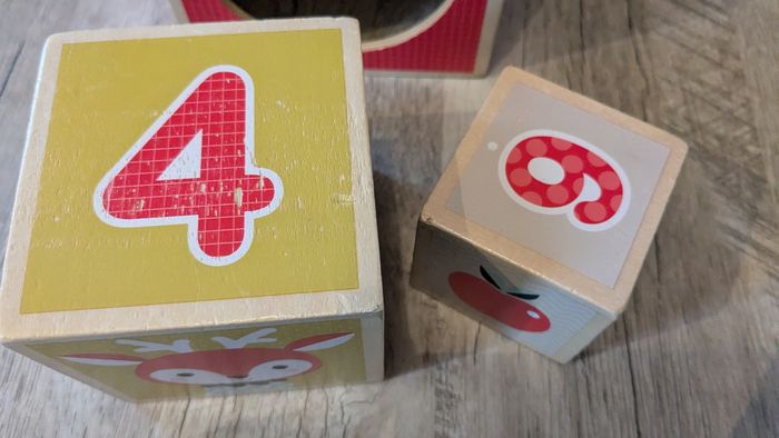 6 cubes en bois emboîtables - photo numéro 5