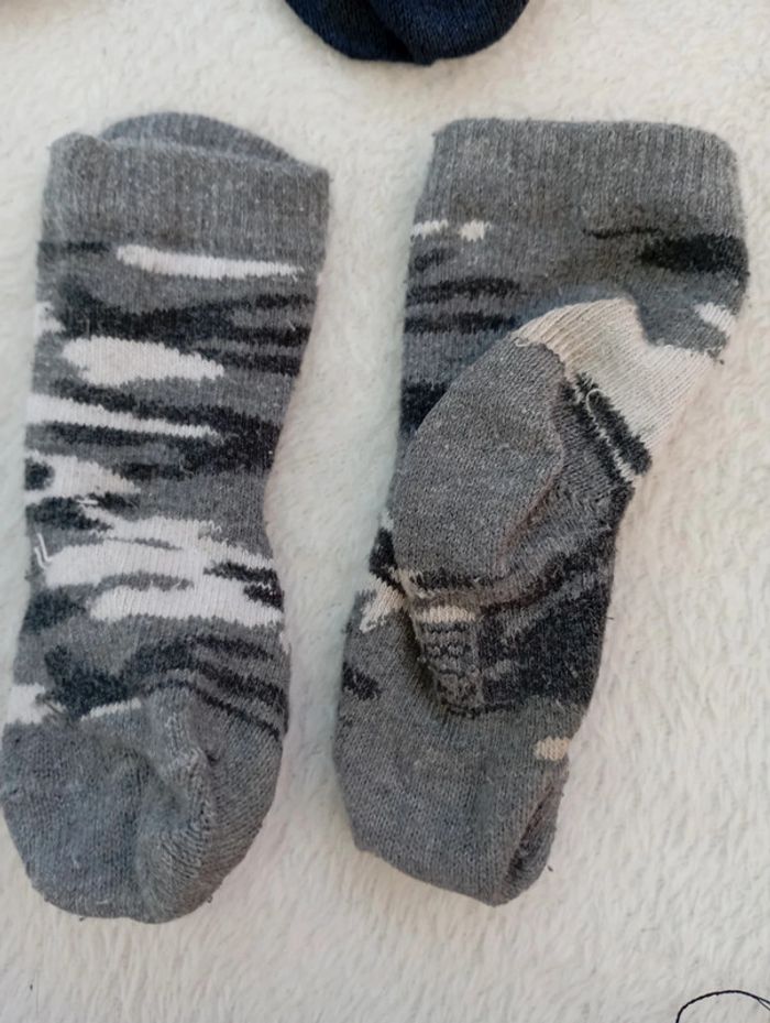 Lot de 11 paires de chaussettes taille 18/22 - photo numéro 10