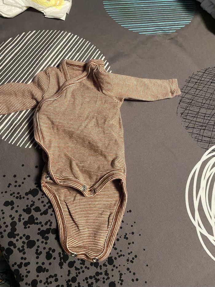Vend vêtements pour bébé taille 1 mois - photo numéro 5