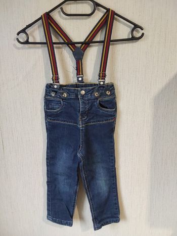 Pantalon à bretelles