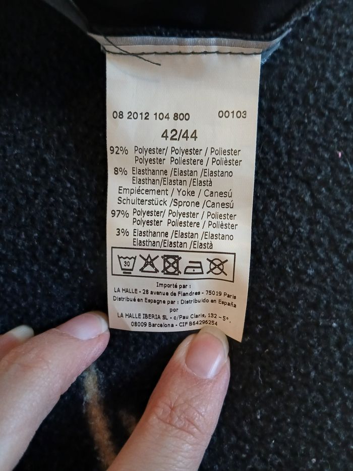 Robe noire à bretelles - photo numéro 2