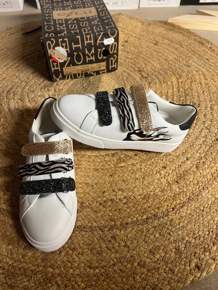 Baskets femme CL11 taille 37 blanches à scratchs
