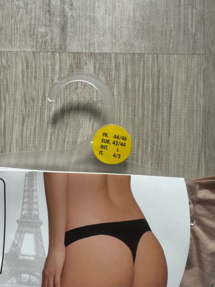 Thong neuf taille 44 - photo numéro 2