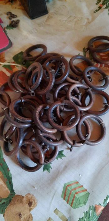 37 anneaux pour tenture