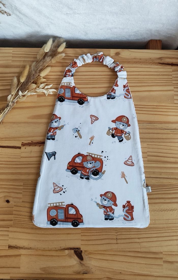 Bavoir élastique pompiers