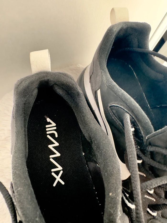 Baskets Nike airmax 270 react noire et blanche - pointure 45 - tres bon état - photo numéro 6