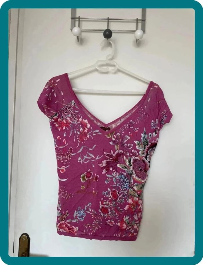 Haut rose motif
