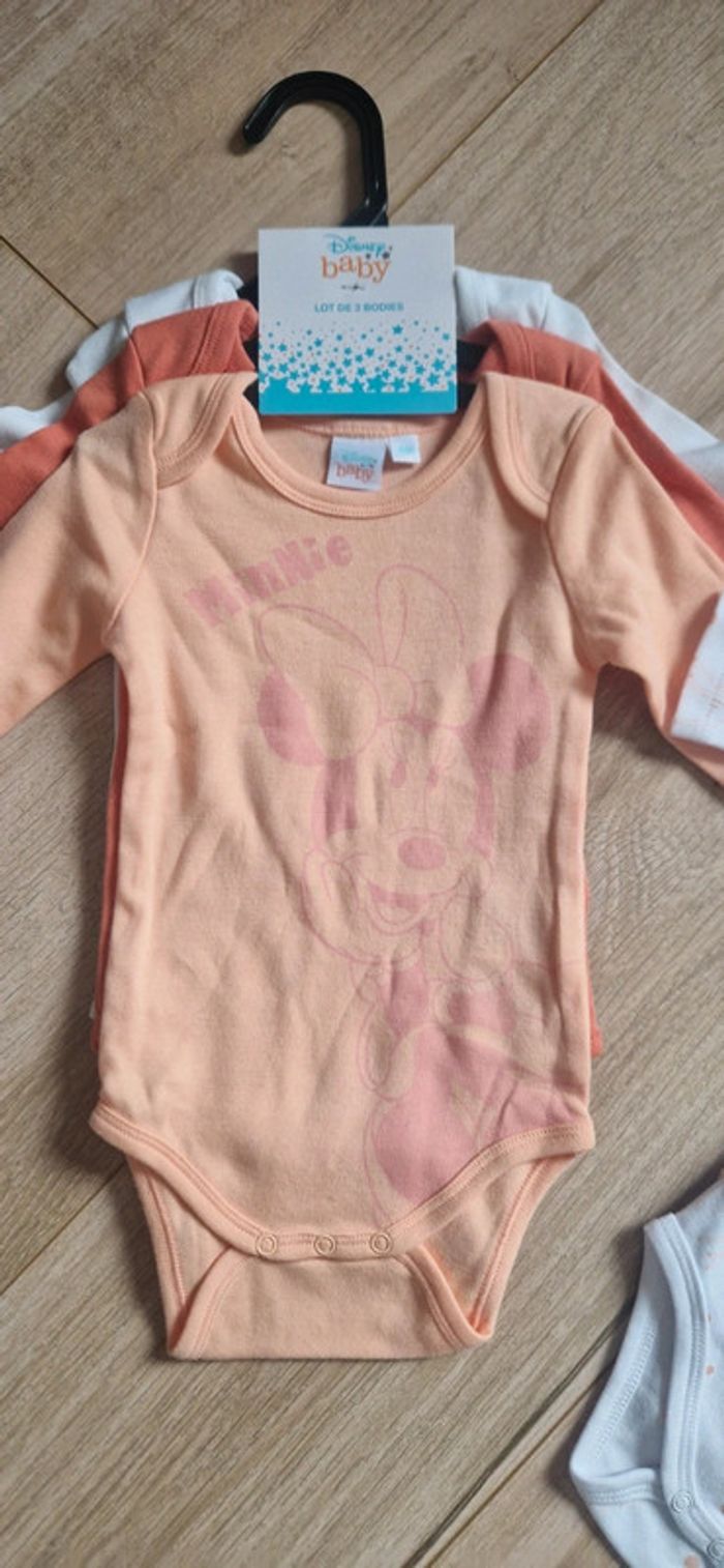 Lot de 6 bodies bébé fille manches longues Disney en 6 mois neufs - photo numéro 4