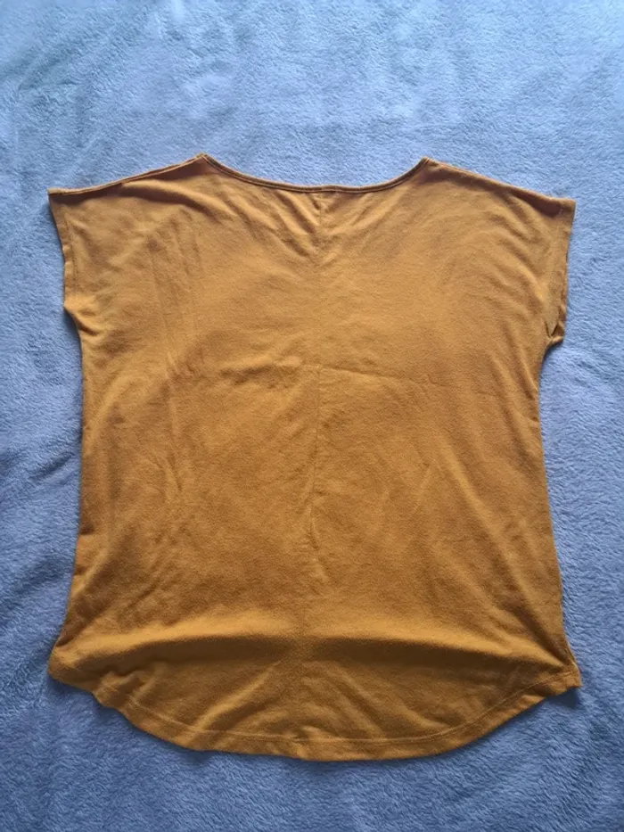 T-shirt moutarde - photo numéro 3