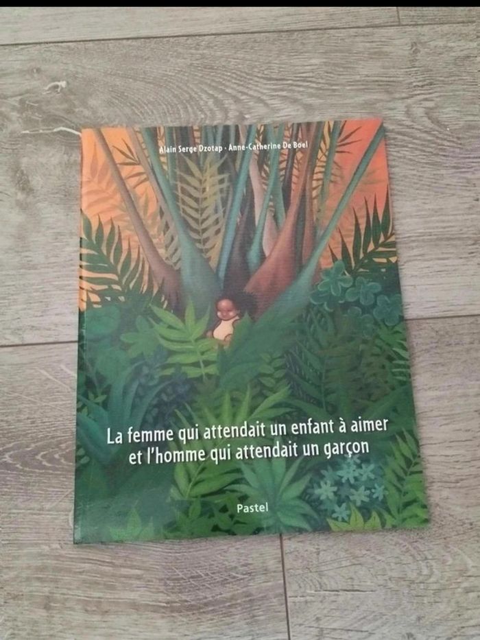 La femme qui  attendait  un  enfant à  aimer et  l'homme qui attendait un  garçon