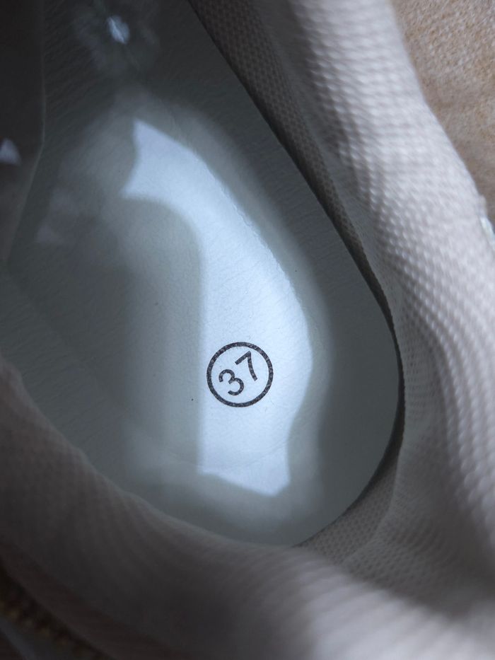 Baskets en toile Camel et Beige - Style Rétro - Neuves - Taille 37 - photo numéro 5