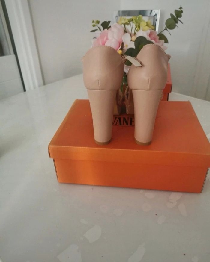 🩷🤍Jolie Paires De Sandales Les Secrets De Vanessa 🩷🤍 - photo numéro 9