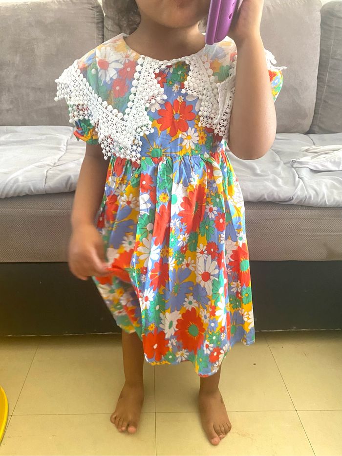 Robe liberty avec col dentelle transparente 3/4 ans - photo numéro 4