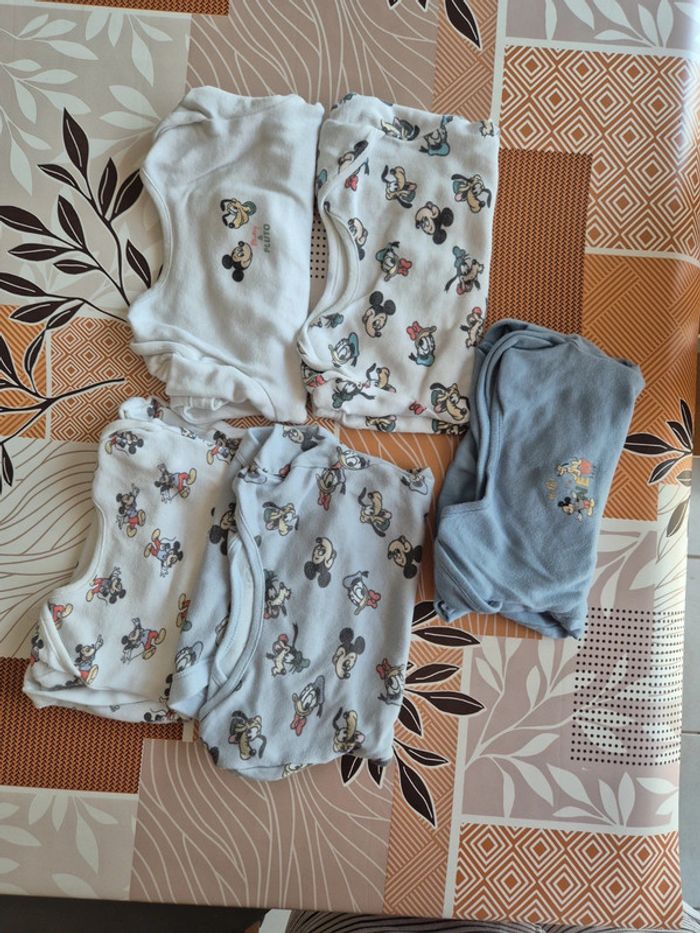Lot body Disney