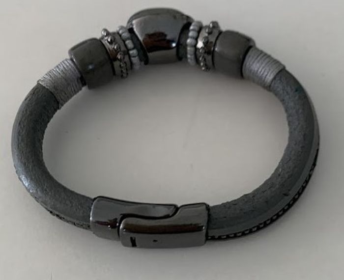 Bracelet homme/femme style urbain gris et perles - photo numéro 7
