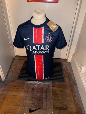 Maillot de foot Nike PSG officiel étoile collector rare