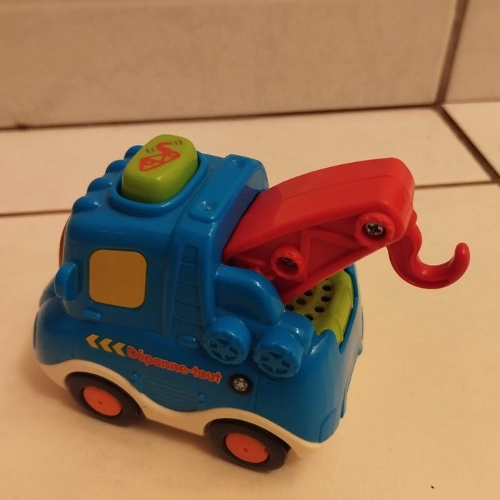 Tut Tut bolide Lilou dépanne tout - photo numéro 3