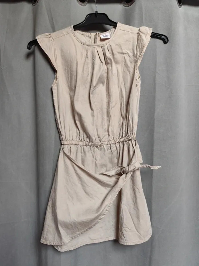 Robe tape à l'oeil