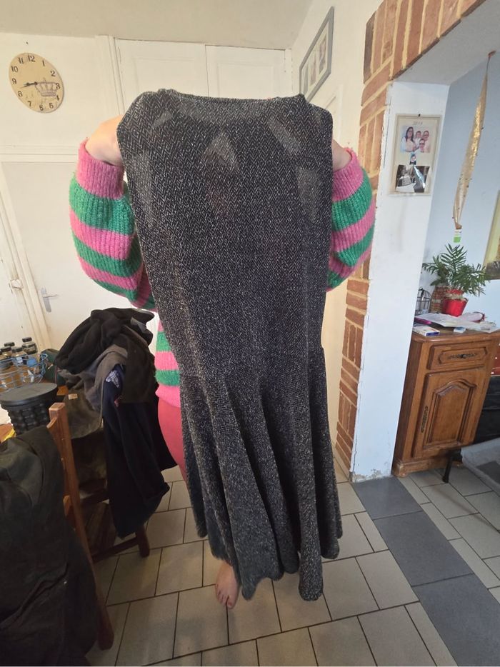 Très belle robe à paillettes